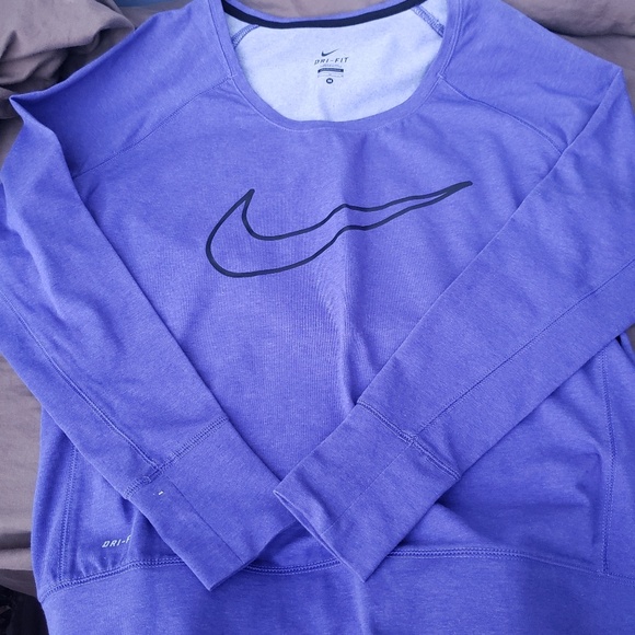 Nike Tops - Nike Sweatshirt